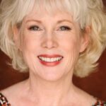 จูเลีย ดัฟฟี่ (Julia Duffy)
