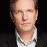 มาร์ติน โดนาแวน (Martin Donovan)