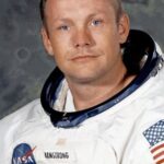 นีล อาร์มสตรอง (Neil Armstrong)