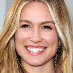 ซาร่าห์ คาร์เตอร์ (Sarah Carter)
