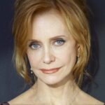 สวูซี่ เคิร์ตซ์ (Swoosie Kurtz)