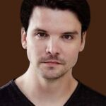 แอนดรูว์-ลี พอตส์ (Andrew-Lee Potts)
