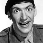 เบอร์นาร์ด เบรสลอว์ (Bernard Bresslaw)