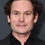 เฮนรี่ โทมัส (Henry Thomas)