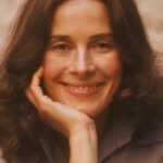 โจน แฮ็คเก็ตต์ (Joan Hackett)