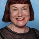 เนลล์ แคมป์เบลล์ (Nell Campbell)