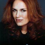 แคทเธอรีน บาค (Catherine Bach)