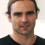 ดัสติน แคลร์ (Dustin Clare)