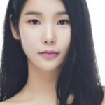 ฮวางจองอิน (Hwang Jung In)